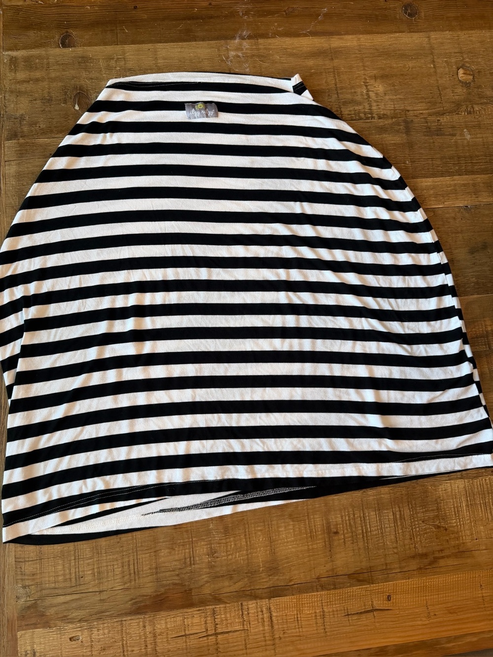Itzy Ritzy 4-In-1 Car Seat Cover. Black & White Striped. Neutral | Classic - Picture 5 of 8